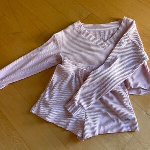 Alo ribbed sweatshirt and shorts set -pink XS